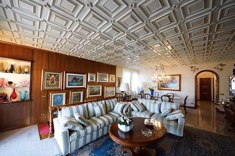 Lipomo prestigiosa villa singola Lipomo