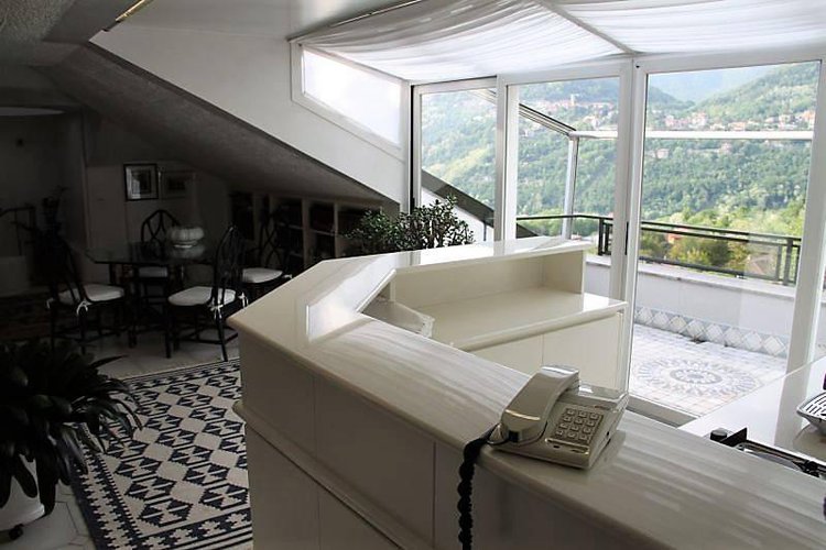 Lipomo prestigiosa villa singola Lipomo