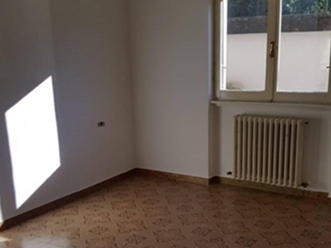 Canzo - trilocale in affitto al secondo piano Canzo