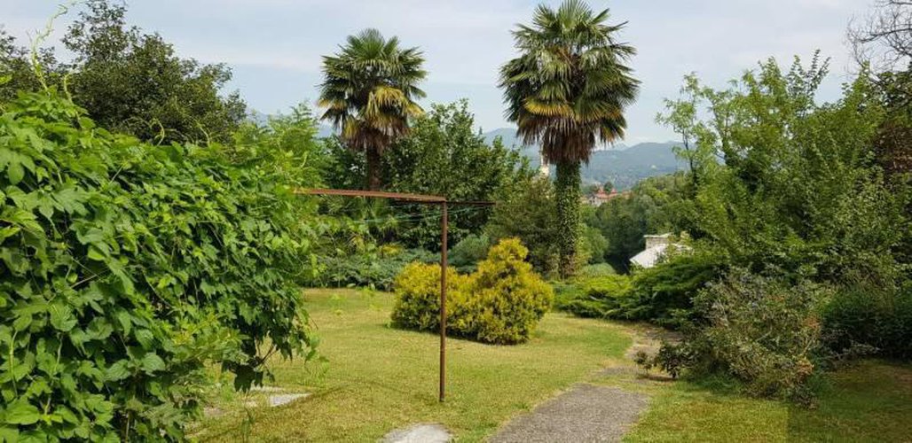 VILLA INDIPENDENTE CON VISTA PANORAMICA MERONE (CO) Merone