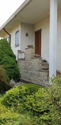 VILLA INDIPENDENTE CON VISTA PANORAMICA MERONE (CO) Merone