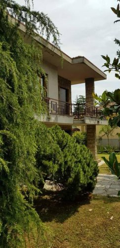 VILLA INDIPENDENTE CON VISTA PANORAMICA MERONE (CO) Merone