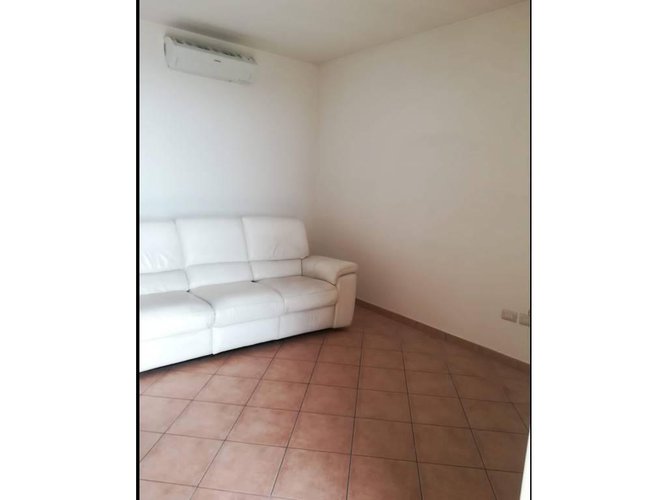 APPARTAMENTO SIGNORILE DI 62 MQ ERBA (CO) Erba