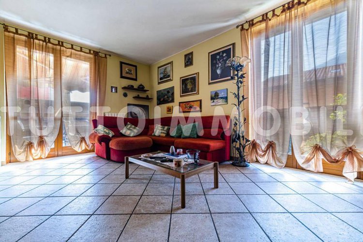 TRILOCALE CON GIARDINO A CENE Cene