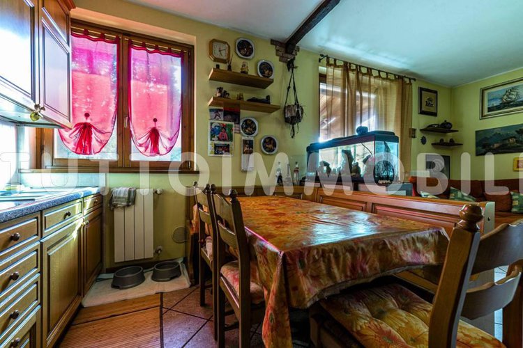 TRILOCALE CON GIARDINO A CENE Cene