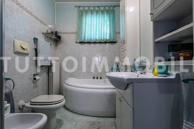 TRILOCALE CON GIARDINO A CENE Cene