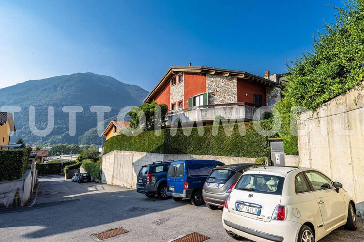 TRILOCALE CON GIARDINO A CENE Cene