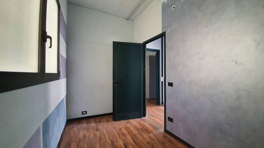 NEGOZIO E/O UFFICIO CON MAGAZZINO E CORTILE ESCLUSIVO Terno d'Isola