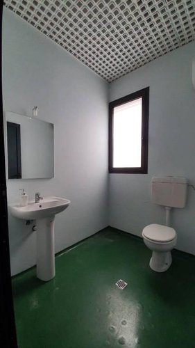 NEGOZIO E/O UFFICIO CON MAGAZZINO E CORTILE ESCLUSIVO Terno d'Isola