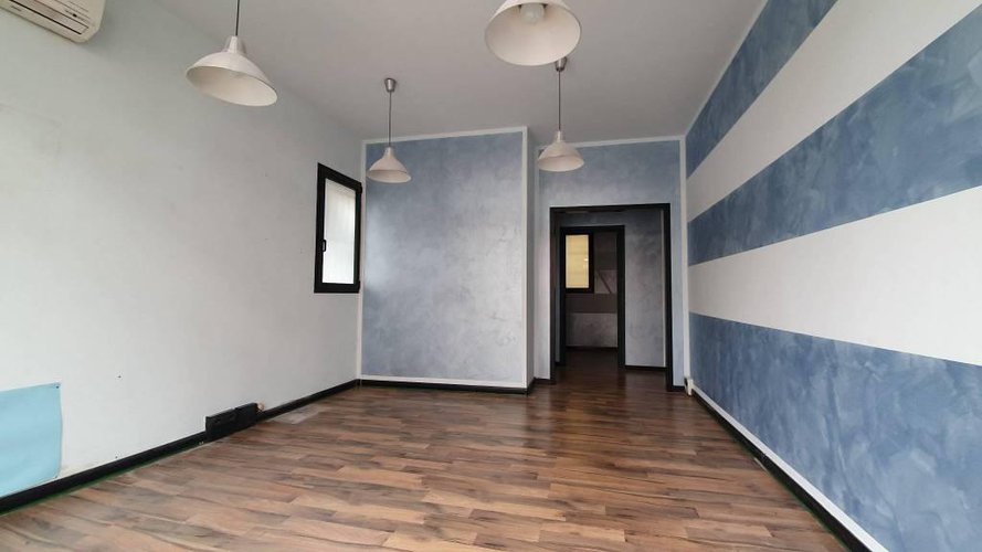 NEGOZIO E/O UFFICIO CON MAGAZZINO E CORTILE ESCLUSIVO Terno d'Isola