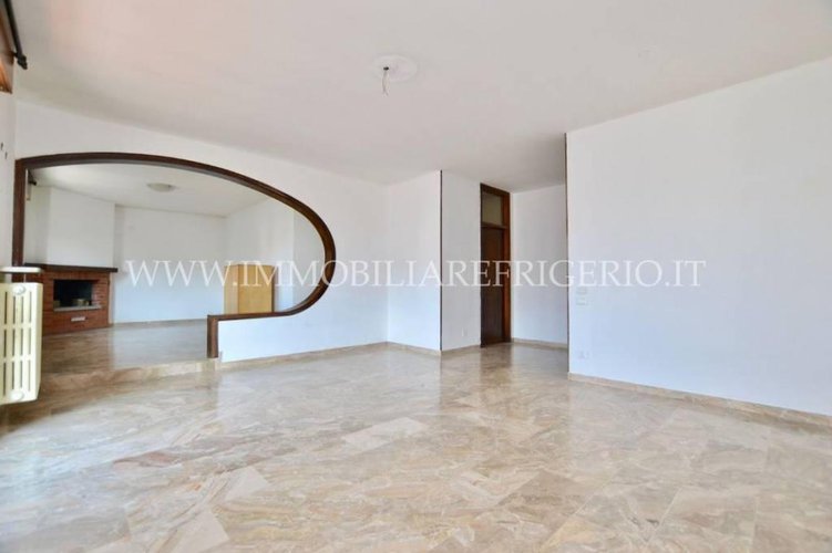 Ultimo piano con ascensore, box e cantina Cisano Bergamasco