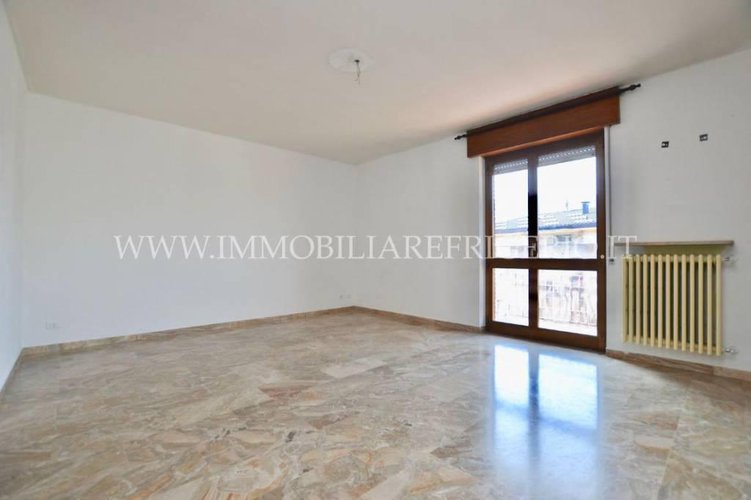 Ultimo piano con ascensore, box e cantina Cisano Bergamasco