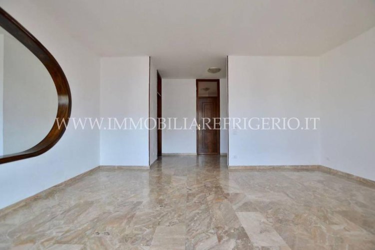 Ultimo piano con ascensore, box e cantina Cisano Bergamasco