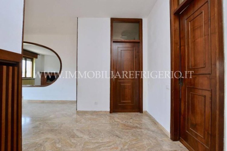 Ultimo piano con ascensore, box e cantina Cisano Bergamasco