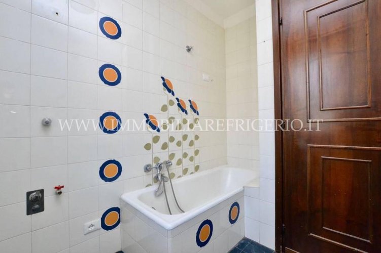 Ultimo piano con ascensore, box e cantina Cisano Bergamasco