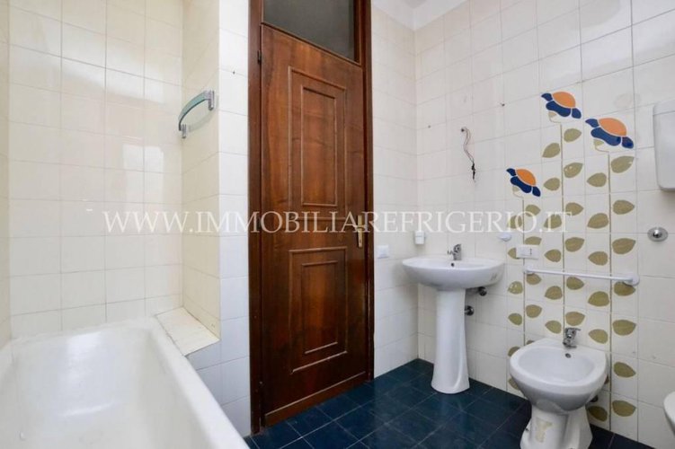 Ultimo piano con ascensore, box e cantina Cisano Bergamasco