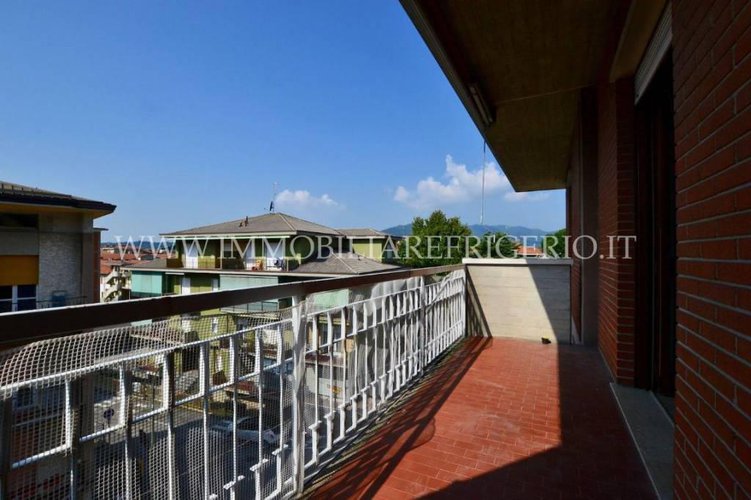 Ultimo piano con ascensore, box e cantina Cisano Bergamasco