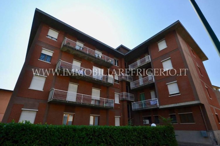 Ultimo piano con ascensore, box e cantina Cisano Bergamasco