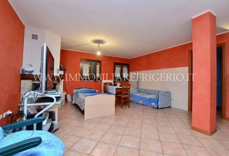 Appartamento con giardino e taverna Caprino Bergamasco