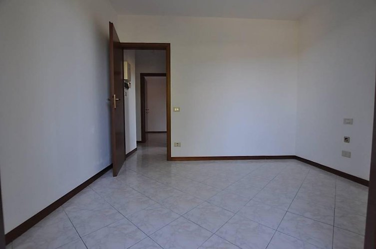 TRILOCALE CON GIARDINO E BOX Ambivere