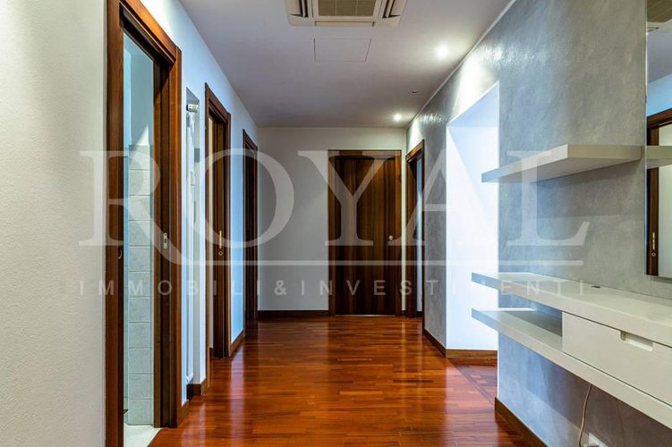 Via Palma il Vecchio – Ampio trilocale ristrutturato Bergamo