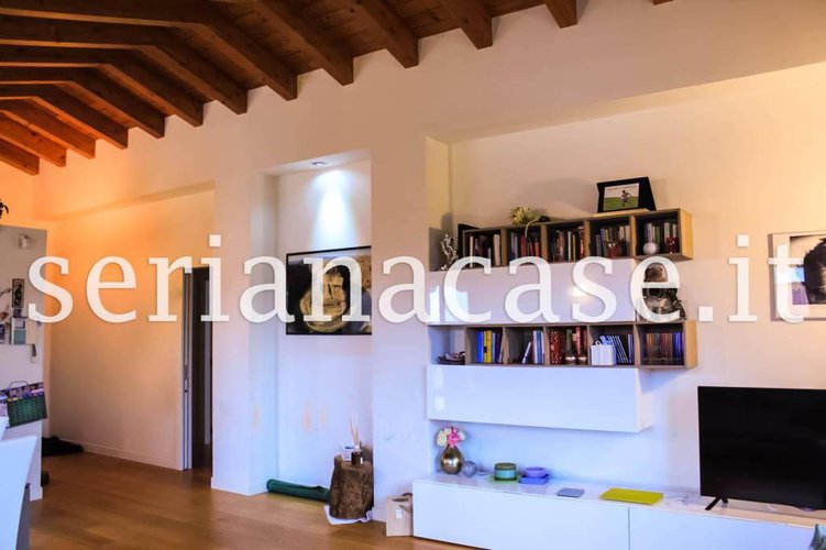 CENTRALE, PRESTIGIOSO ATTICO CON TERRAZZO E BOX DOPPIO Seriate