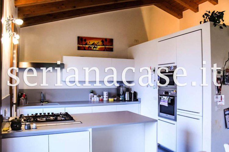 CENTRALE, PRESTIGIOSO ATTICO CON TERRAZZO E BOX DOPPIO Seriate