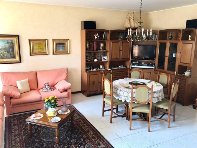 Splendida villa di testa con giardino, taverna. Ampi spazi! Ranica