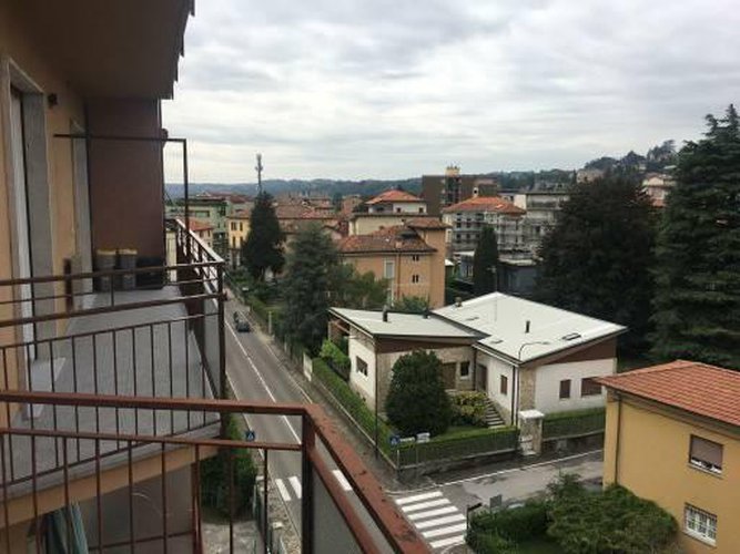 CENTRALISSIMO BILOCALE IN ERBA Erba