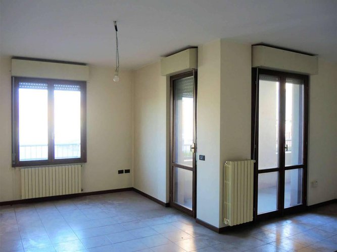 Quadrilocale con giardino e box Villaggio Sposi