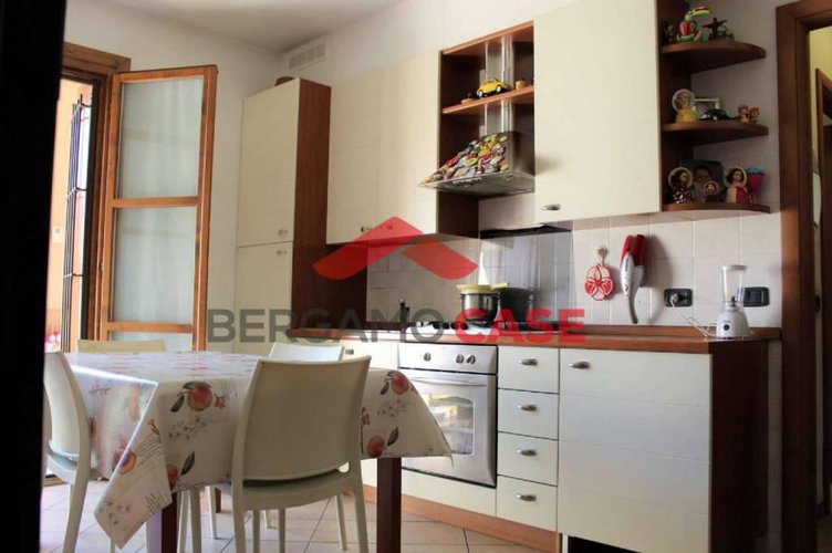 Bilocale con giardino e box Bergamo