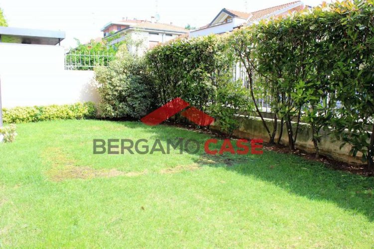 Bilocale con giardino e box Bergamo