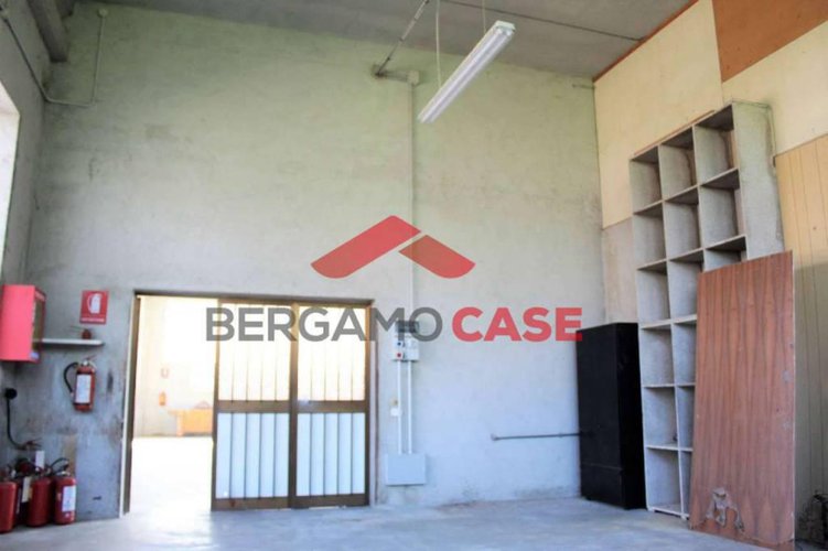 Capannone artigianale a Lurano Lurano