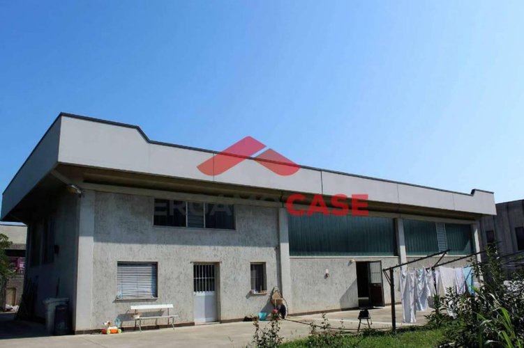 Capannone artigianale a Lurano Lurano