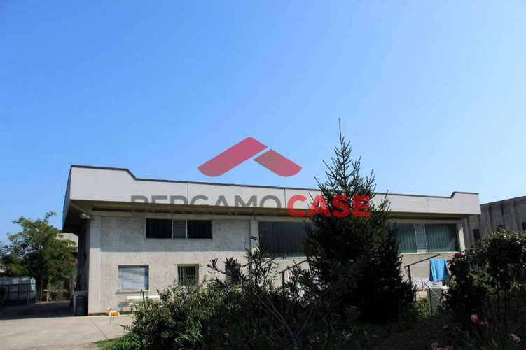 Capannone artigianale a Lurano Lurano