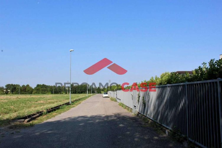 Capannone artigianale a Lurano Lurano