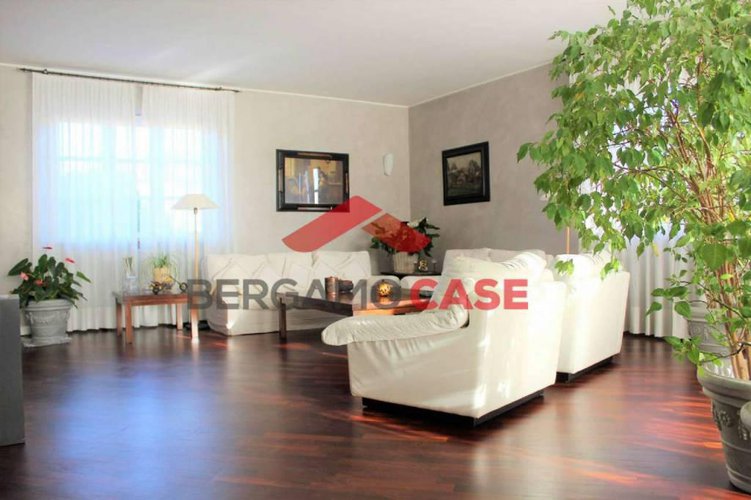 Villa singola zona longuelo Bergamo