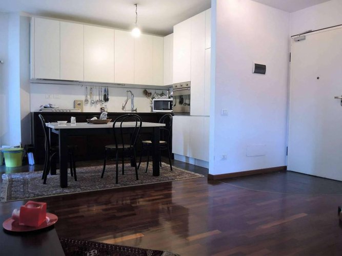 Trilocale con terrazzo e box Via San Bernardino Bergamo