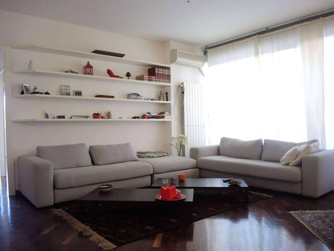 Trilocale con terrazzo e box Via San Bernardino Bergamo