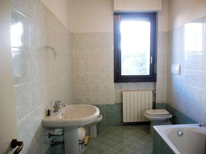 Trilocale con terrazzo e box Via San Bernardino Bergamo