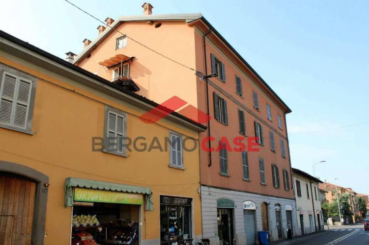 Negozio in Via Moroni