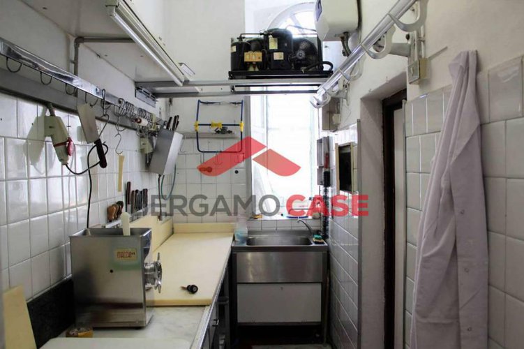 Negozio in Via Moroni Bergamo