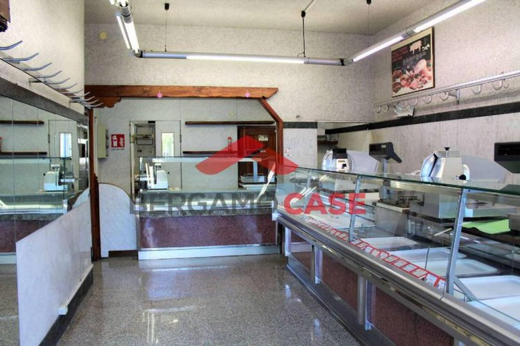 Negozio in Via Moroni Bergamo