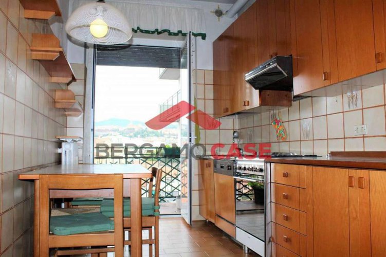 Trilocale piano alto vista città alta Bergamo