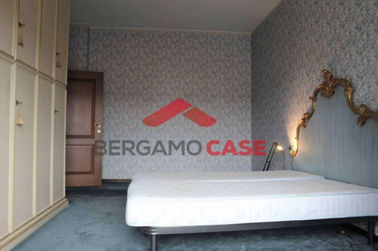 Trilocale piano alto vista città alta Bergamo