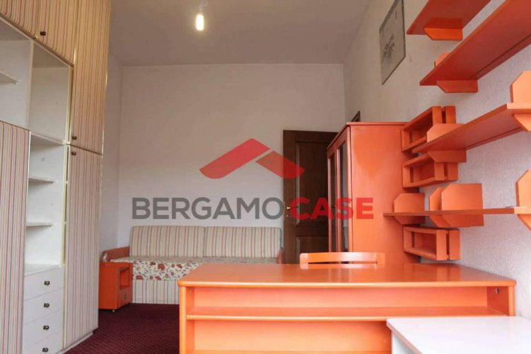 Trilocale piano alto vista città alta Bergamo