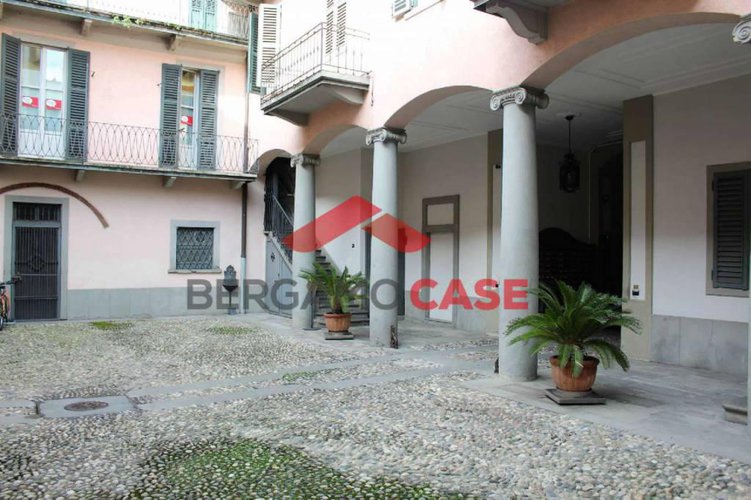 Trilocale Via Camozzi Bergamo