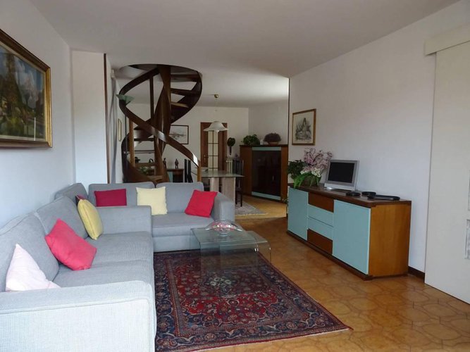 Villa D'Almè trilocale ultimo piano arredato Villa d'Almè