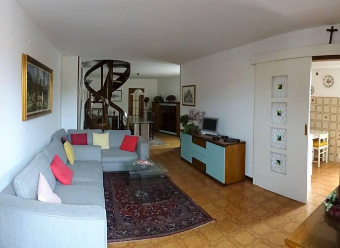 Villa D'Almè trilocale ultimo piano arredato Villa d'Almè