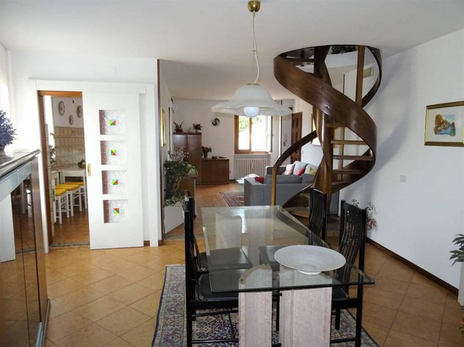 Villa D'Almè trilocale ultimo piano arredato Villa d'Almè